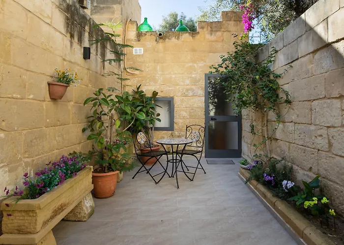 Cosy 3Br Maltese Townhouse - Close To Valletta By Isola360 Luqa foto