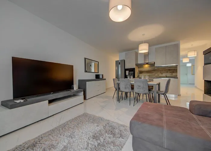 Central 3Br Apartment -Sliema Tigne Steps From Sea 그지라 사진