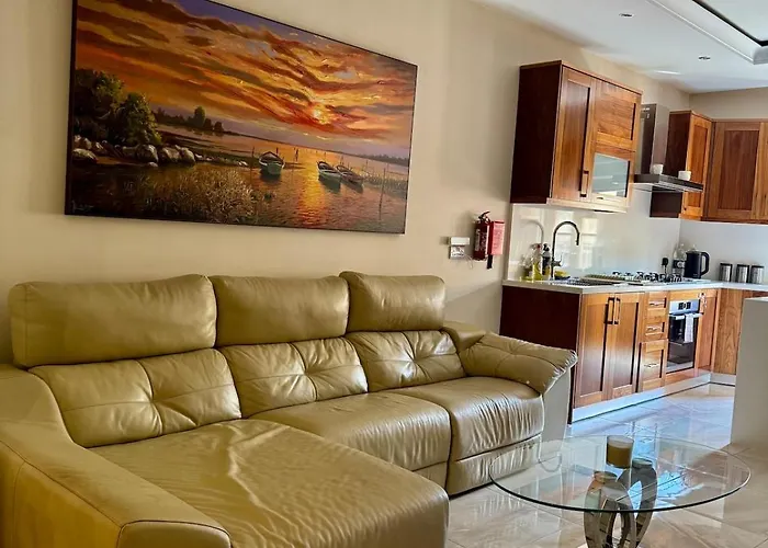 Stylish 2Br With Terrace & Mosta Dome Views照片